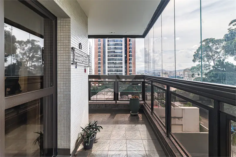 Apartamento com 4 quartos à venda ou para alugar em Alto da Lapa – SP