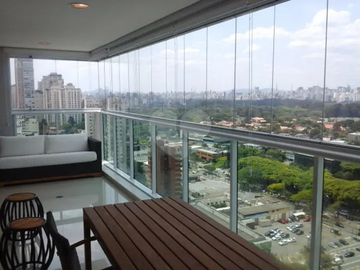 Apartamento com 4 quartos à venda em Moema – SP
