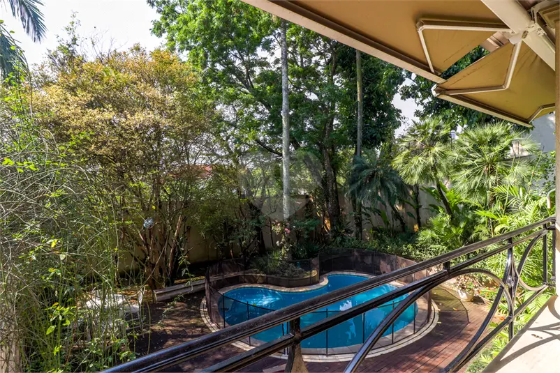Sobrado com 4 quartos à venda em Pacaembú – SP