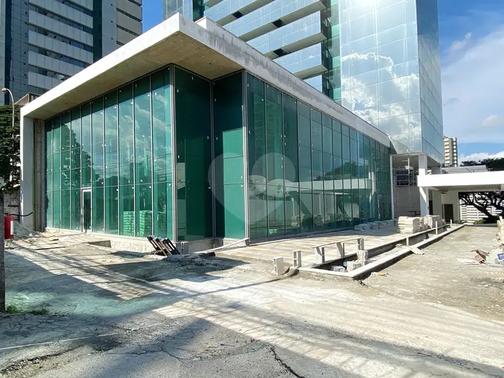 Prédio inteiro à venda ou para alugar em Liberdade – SP