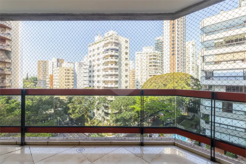 Apartamento com 3 quartos à venda em Moema – SP