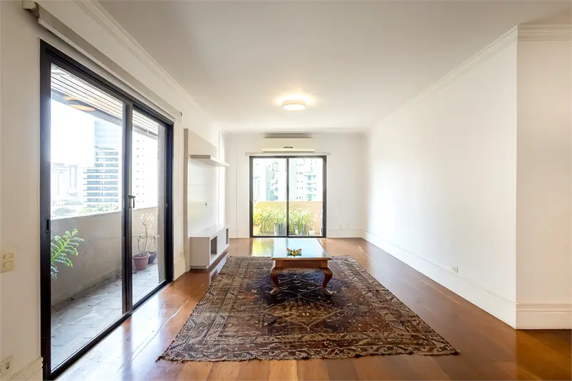 Apartamento com 3 quartos à venda em Itaim Bibi – SP