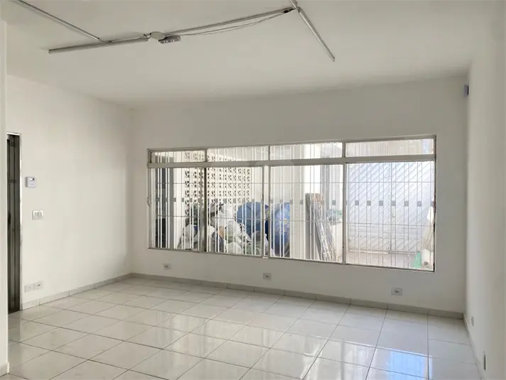 Casa térrea com 7 quartos à venda ou para alugar em Saúde – SP