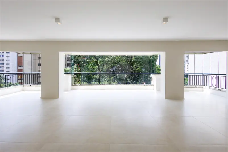 Apartamento com 4 quartos à venda em Moema – SP