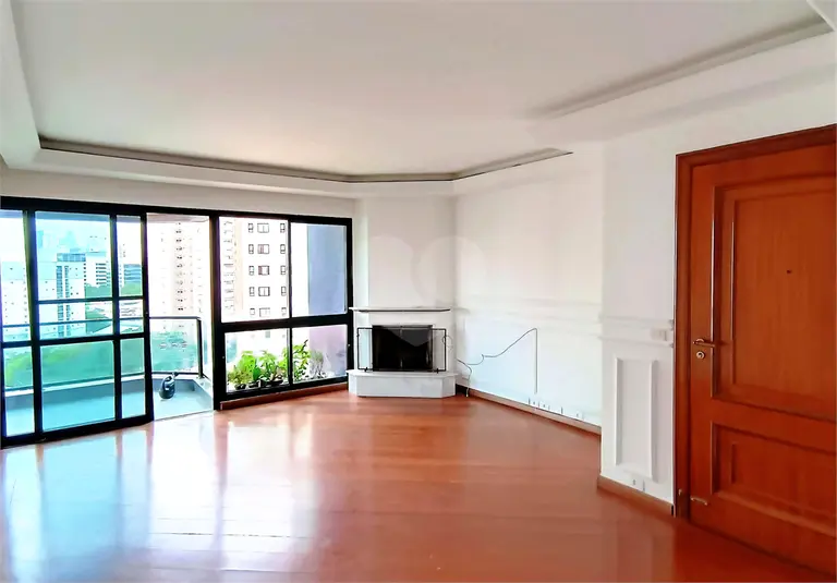 Apartamento com 3 quartos para alugar em Jardim Sul – SP