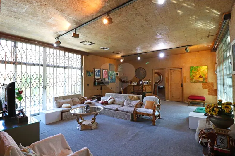 Casa com 4 quartos à venda em Alto de Pinheiros – SP