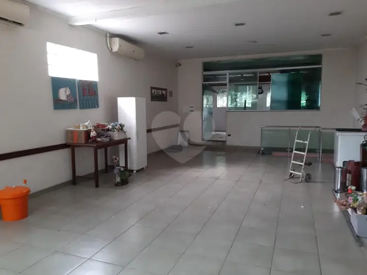Prédio inteiro à venda ou para alugar em Belém – SP