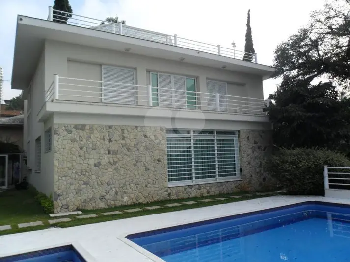 Sobrado com 4 quartos à venda em Pacaembú – SP