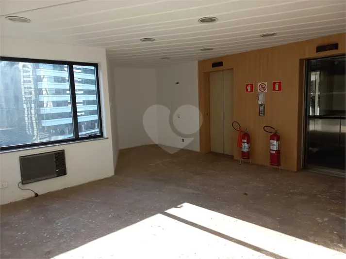 Salas com 1 quarto para alugar em Brooklin – SP