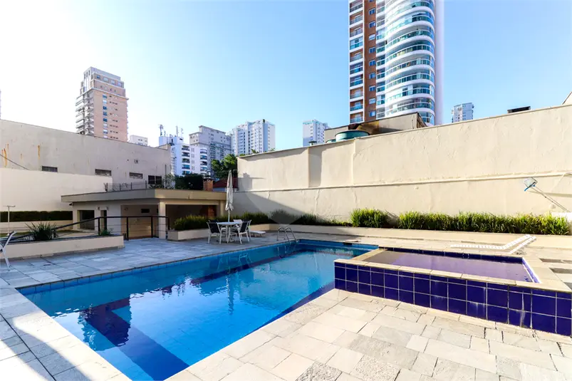 Apartamento com 4 quartos à venda em Moema – SP