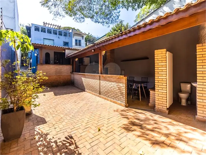 Sobrado com 10 quartos à venda em Moema – SP