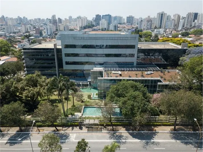 Prédio inteiro à venda ou para alugar em Planalto Paulista – SP