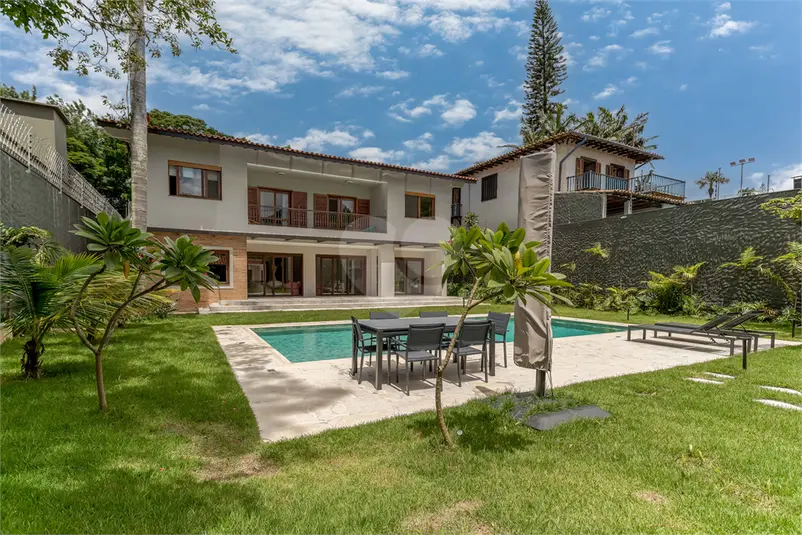 Sobrado com 5 quartos à venda em Jardim dos Estados – SP