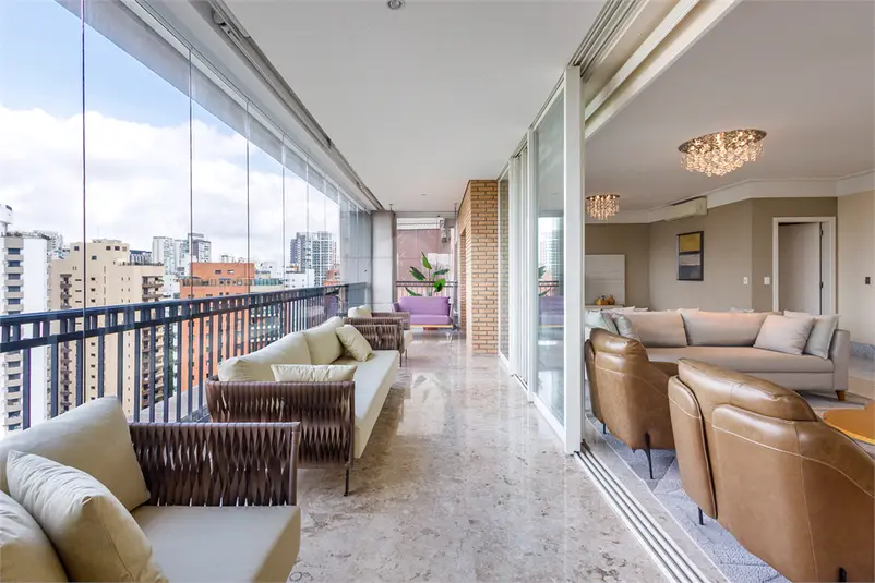 Apartamento com 4 quartos à venda em Moema – SP