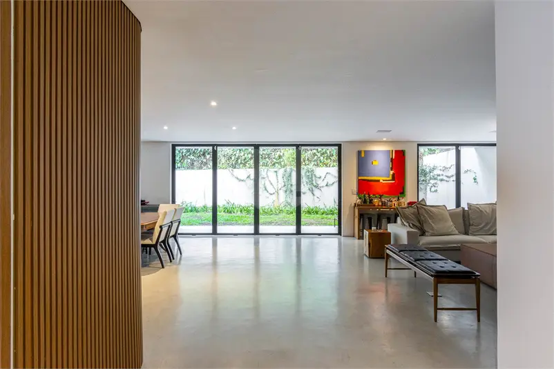 Casa com 4 quartos à venda em Alto de Pinheiros – SP