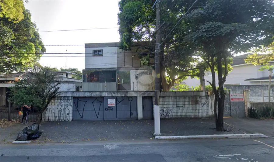 Sobrado com 4 quartos à venda em Alto de Pinheiros – SP