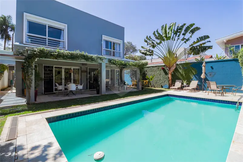 Casa com 4 quartos à venda em Alto de Pinheiros – SP