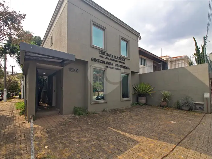 Casa com 4 quartos à venda ou para alugar em Moema – SP