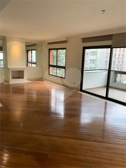Apartamento com 4 quartos à venda ou para alugar em Moema – SP