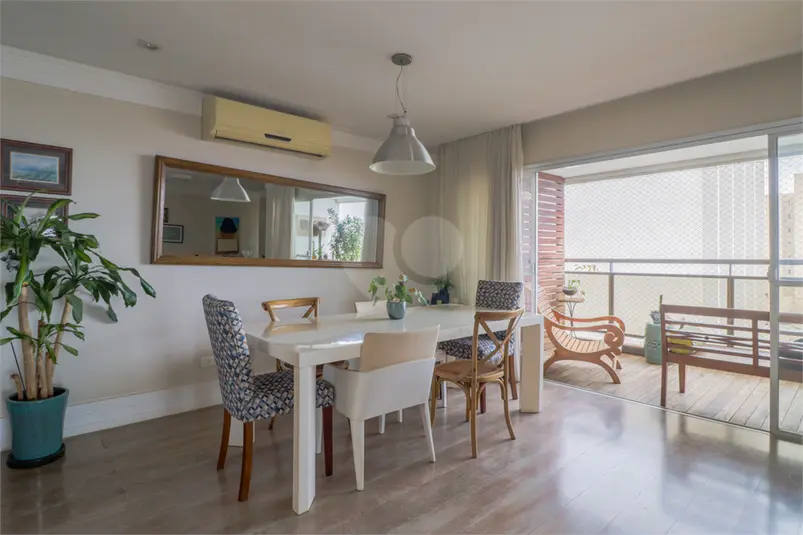 Apartamento com 3 quartos à venda ou para alugar em Bela Vista – SP