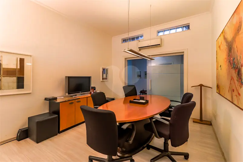 Casa térrea com 4 quartos à venda em Alto de Pinheiros – SP