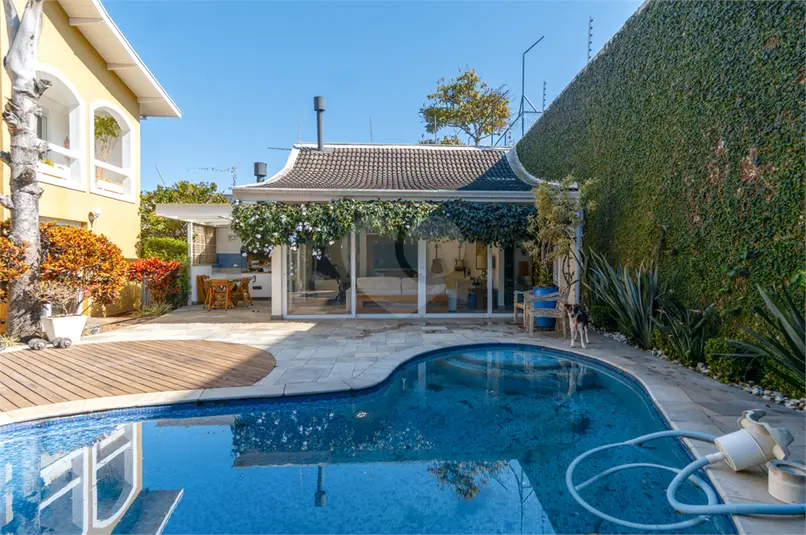 Casa com 3 quartos à venda em Alto de Pinheiros – SP