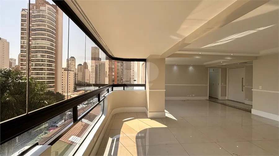 Apartamento com 4 quartos à venda em Moema – SP