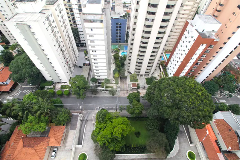 Duplex com 4 quartos à venda em Moema – SP