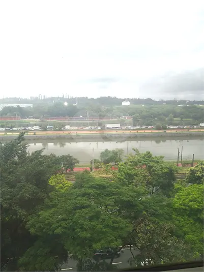 Salas à venda ou para alugar em Alto de Pinheiros – SP