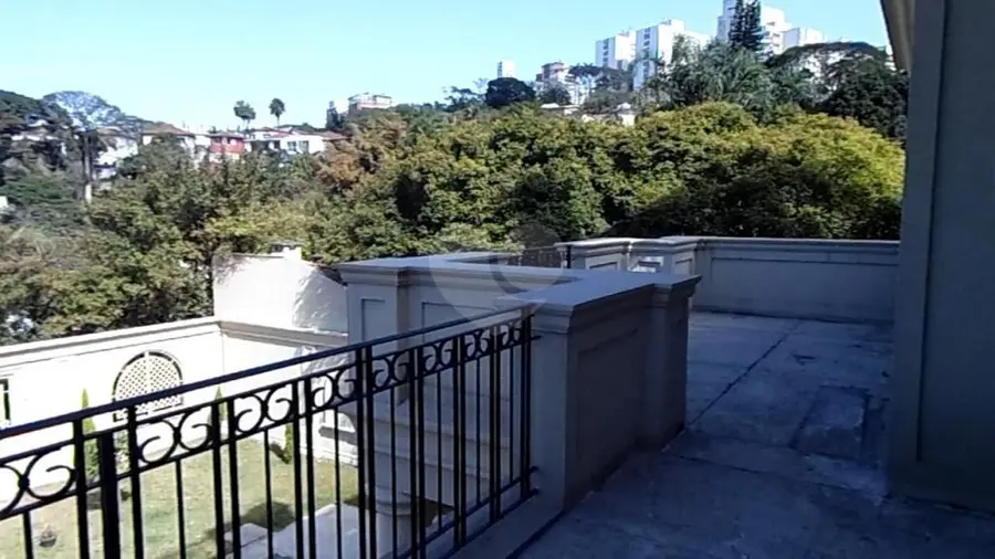 Sobrado com 5 quartos à venda em Pacaembú – SP