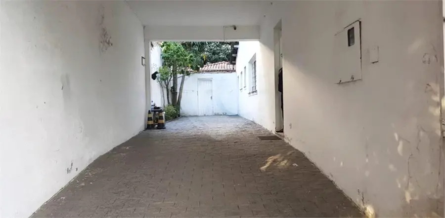 Sobrado à venda ou para alugar em Pinheiros – SP