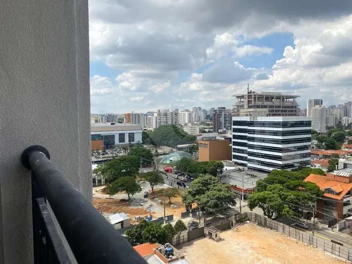 Apartamento com 3 quartos para alugar em Moema – SP