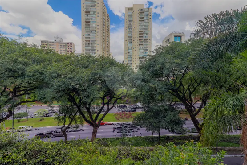 Sobrado com 4 quartos à venda em Liberdade – SP