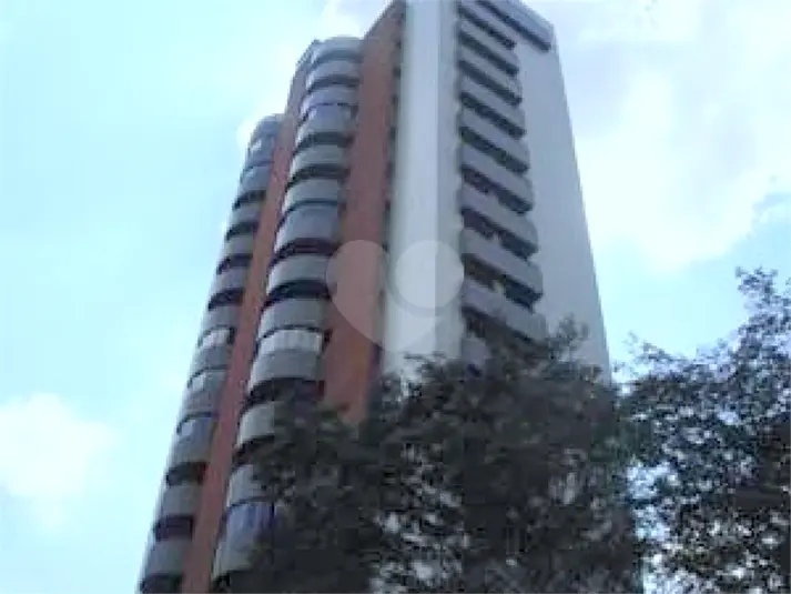 Apartamento com 3 quartos para alugar em Morumbi – SP