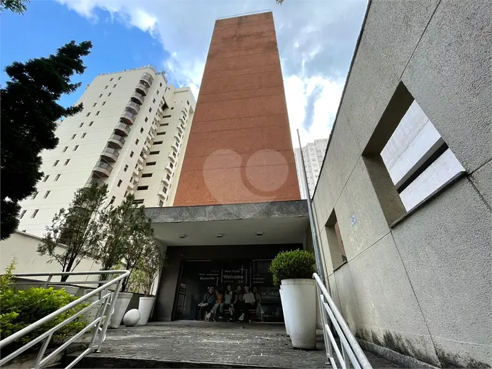 Prédio inteiro à venda ou para alugar em Paraíso – SP