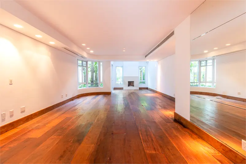 Casa com 4 quartos à venda em Jardim Europa – SP