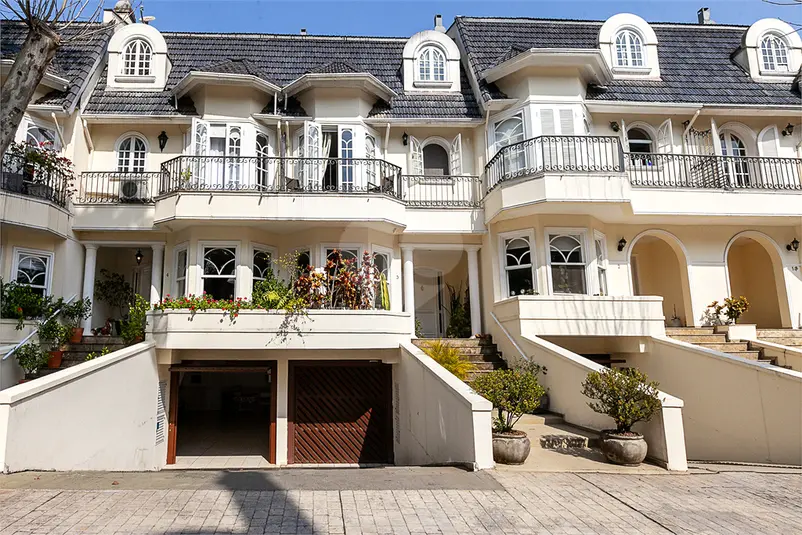 Casa com 4 quartos à venda em Real Parque – SP