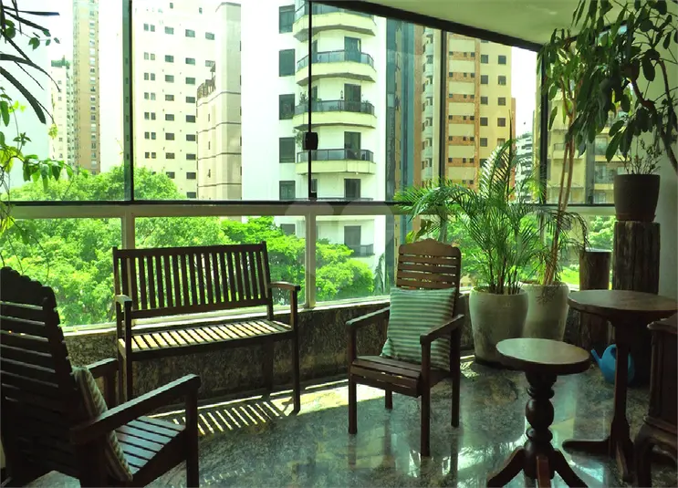 Apartamento com 4 quartos à venda em Moema – SP