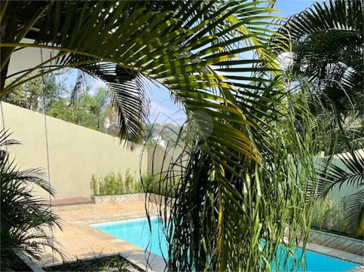 Sobrado com 5 quartos à venda em Real Parque – SP