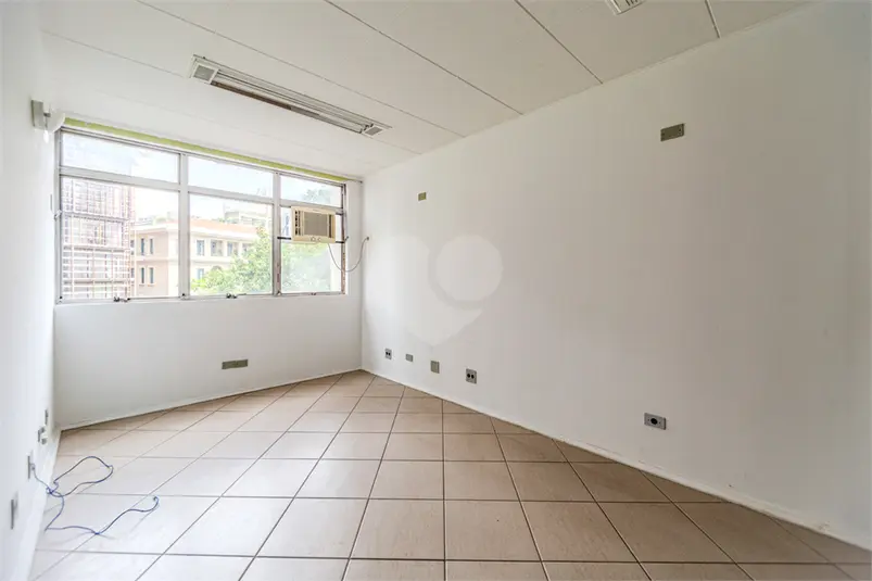 Salas com 3 quartos à venda ou para alugar em Bela Vista – SP