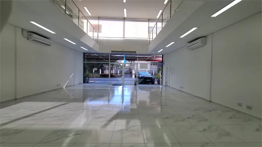 Sobrado à venda ou para alugar em Moema – SP