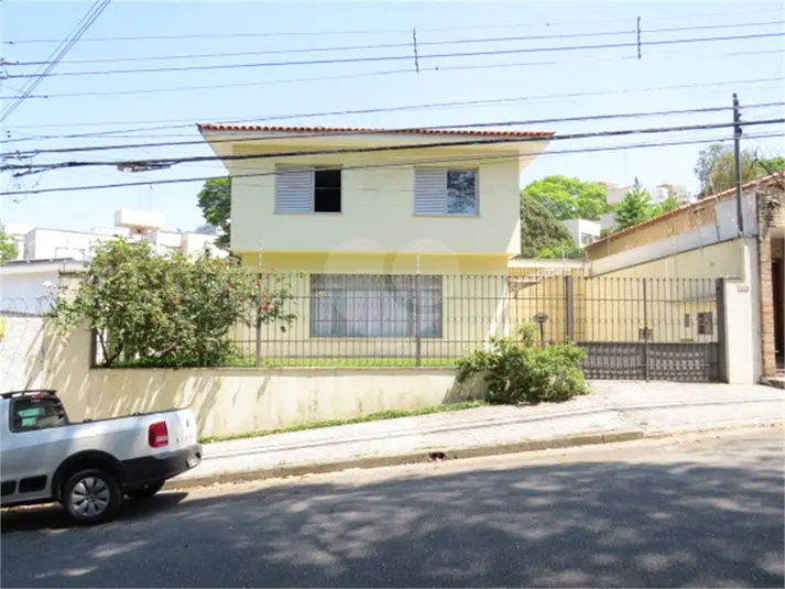 Sobrado com 4 quartos à venda em Alto de Pinheiros – SP