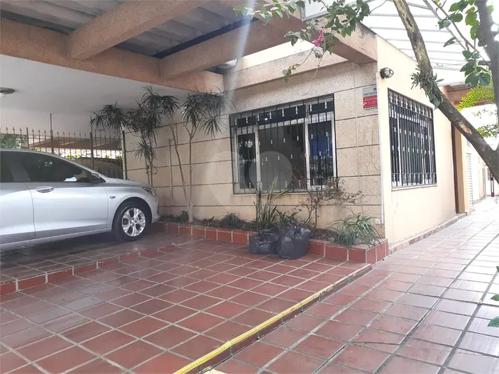 Sobrado com 3 quartos à venda ou para alugar em Vila Ipojuca – SP