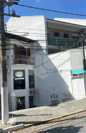 Prédio inteiro à venda ou para alugar em Santana – SP