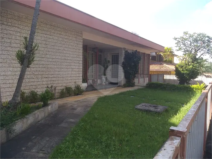 Casa com 4 quartos à venda em Vila Galvão – SP