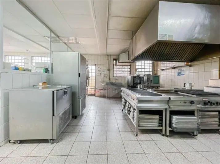 Prédio inteiro à venda em Saúde – SP
