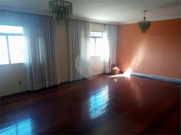 Casa com 4 quartos à venda em Pompéia – SP