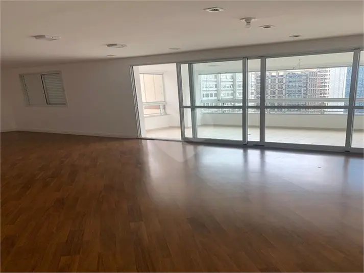 Apartamento com 3 quartos à venda em Itaim Bibi – SP