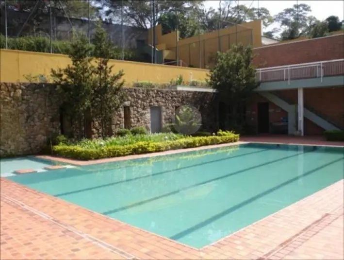 Sobrado com 6 quartos à venda em Real Parque – SP