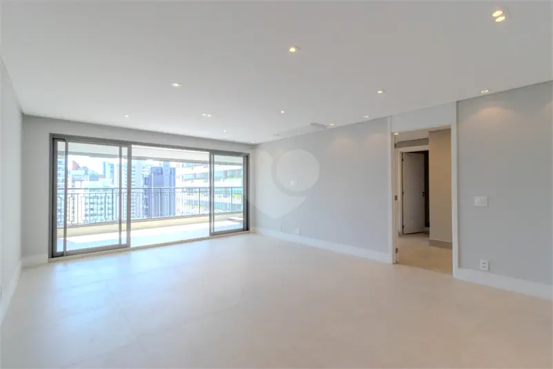 Apartamento com 3 quartos à venda em Moema – SP